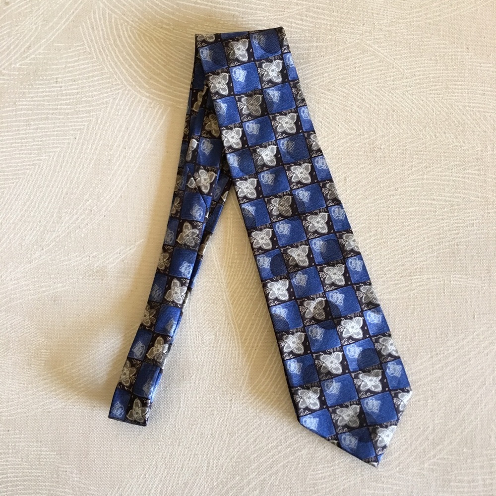 Ermenigildo Zegna silk tie.  3.5” wide